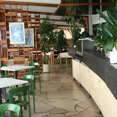 Les Cabanettes 3* Arlés